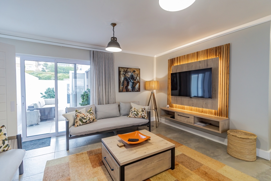 4 Bedroom Property for Sale in Pearl Bay Western Cape